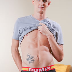 STR8 Bait Hostel: Straight Boys Never Learn