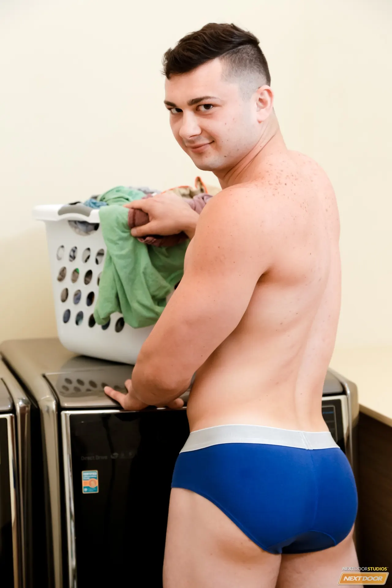 James Huntsman - Laundry Fluffin' | Picture (12)